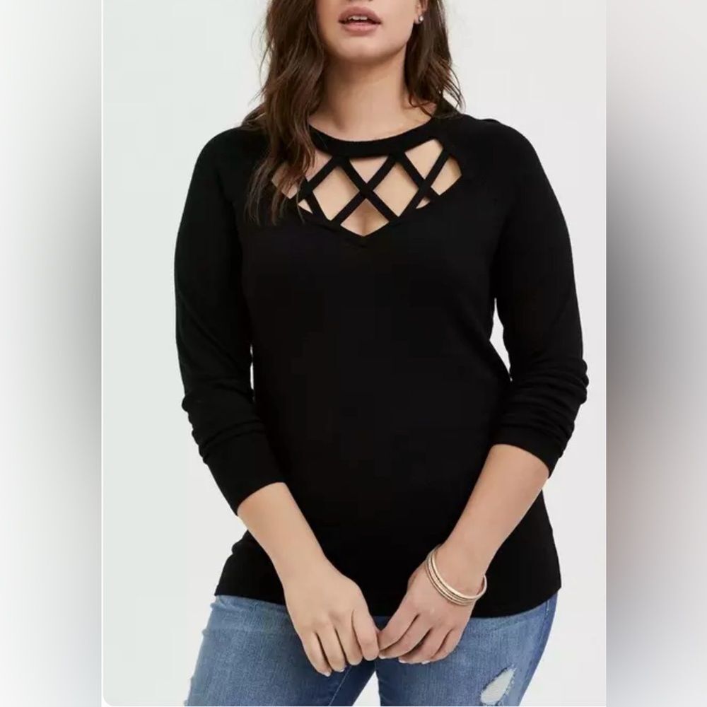 NWT Torrid Long Sleeve Crisscross Top Sweater in Black Size 2 or XXL
